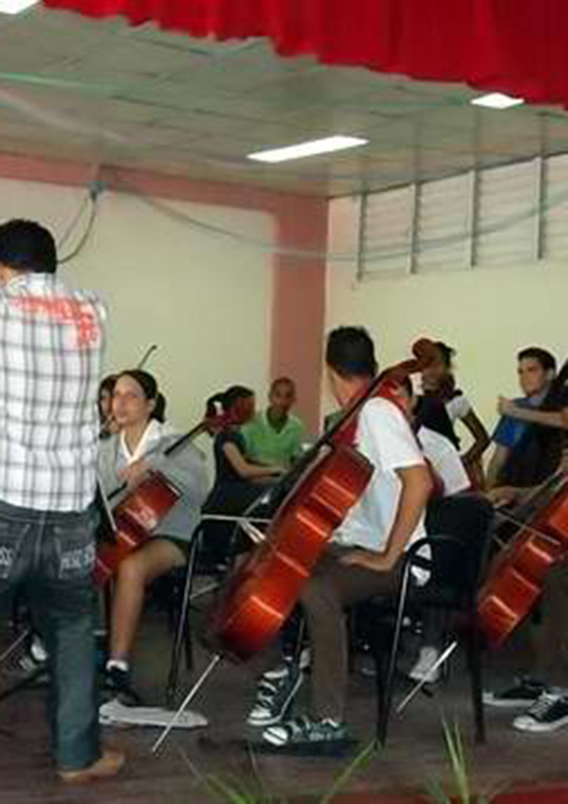 programa didáctico para estudiantes de música en La Habana. clases, talleres, prácticas de conjunto y visitas guiadas